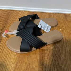 Women’s slippers‎